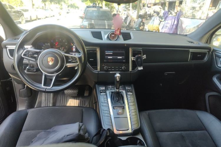 Used Porsche Macan 2017 Macan 2.0T Center Console