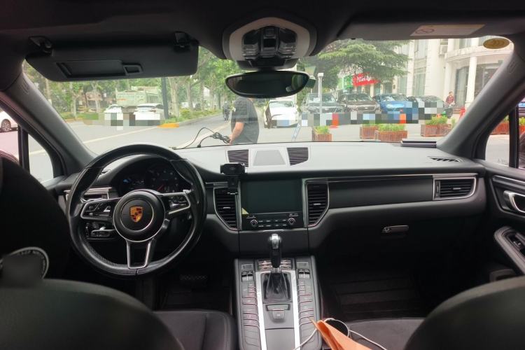 Used Porsche Macan 2017 Macan 2.0T Center Console