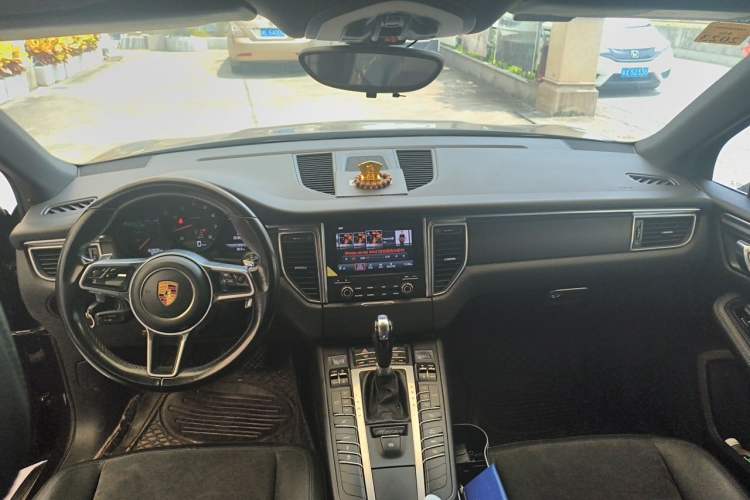 Used Porsche Macan 2017 Macan 2.0T Center Console