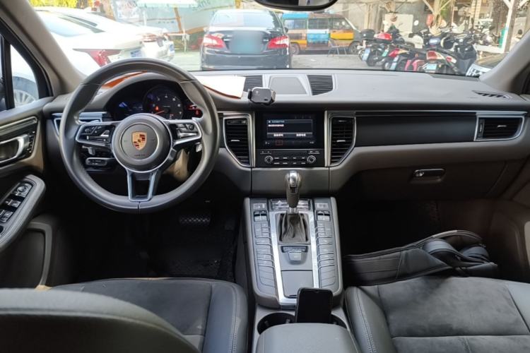 Used Porsche Macan 2017 Macan 2.0T Center Console