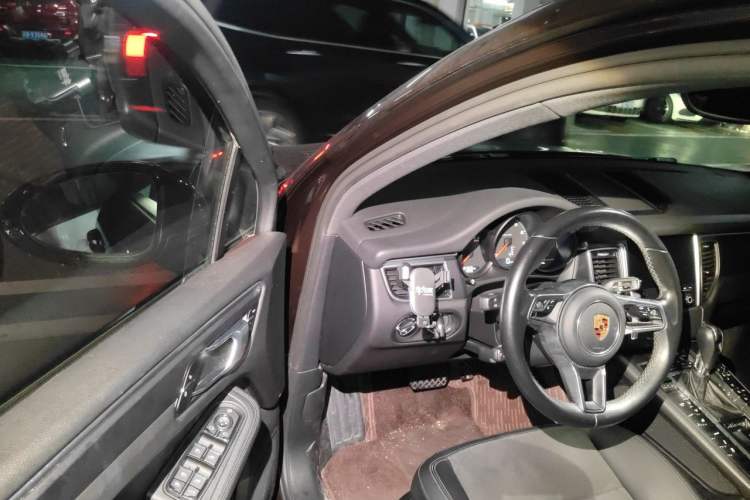 Used Porsche Macan 2017 Macan 2.0T Driver Seat