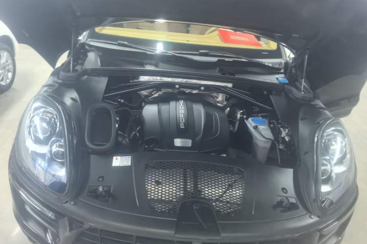 Used Porsche Macan 2017 Macan 2.0T Engine Bay
