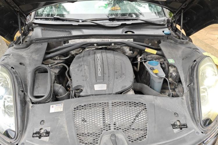 Used Porsche Macan 2017 Macan 2.0T Engine Bay