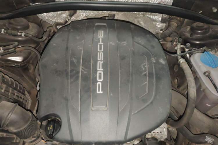 Used Porsche Macan 2017 Macan 2.0T Engine Bay