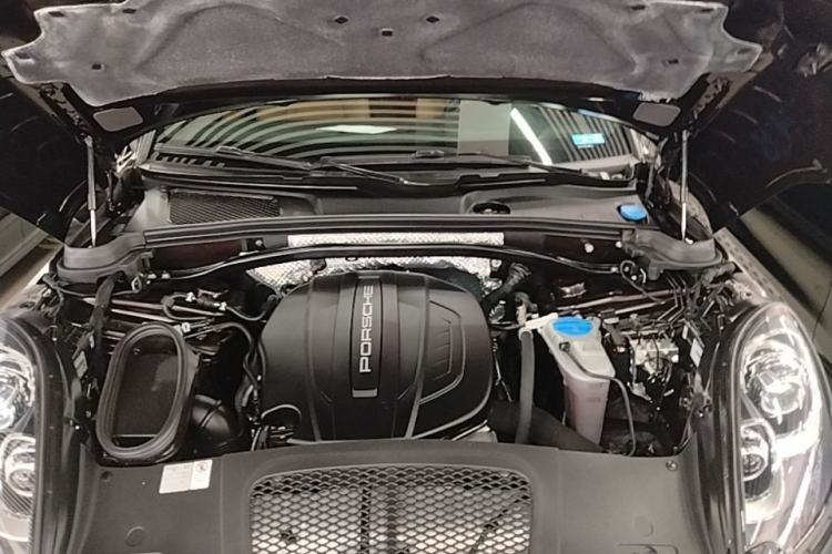 Used Porsche Macan 2017 Macan 2.0T Engine Bay