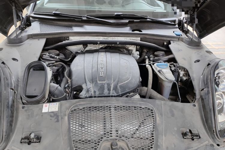 Used Porsche Macan 2017 Macan 2.0T Engine Bay