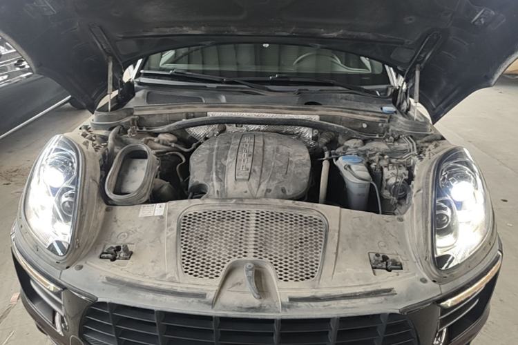Used Porsche Macan 2017 Macan 2.0T Engine Bay