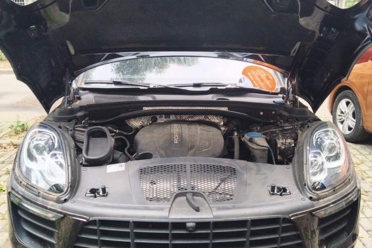 Used Porsche Macan 2017 Macan 2.0T Engine Bay