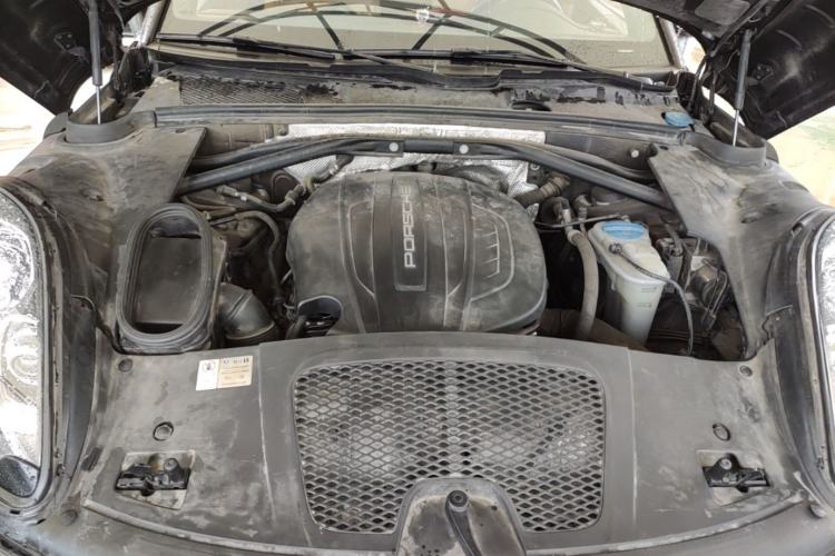 Used Porsche Macan 2017 Macan 2.0T Engine Bay