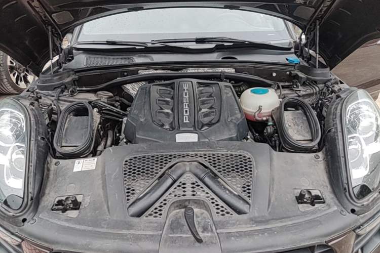 Used Porsche Macan 2017 Macan S 3.0T Engine Bay