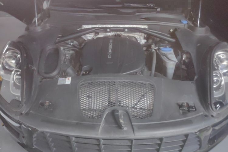 Used Porsche Macan 2017 Macan 2.0T Engine Bay