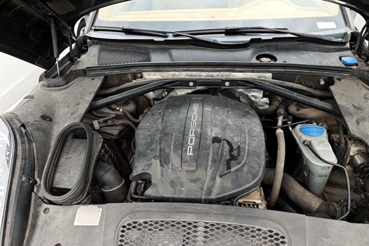 Used Porsche Macan 2017 Macan 2.0T Engine Bay
