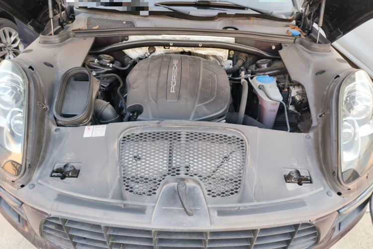 Used Porsche Macan 2017 Macan 2.0T Engine Bay