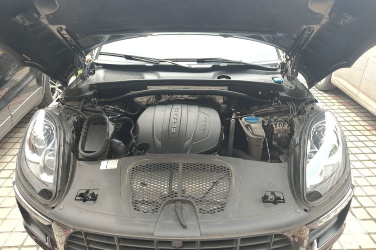 Used Porsche Macan 2017 Macan 2.0T Engine Bay