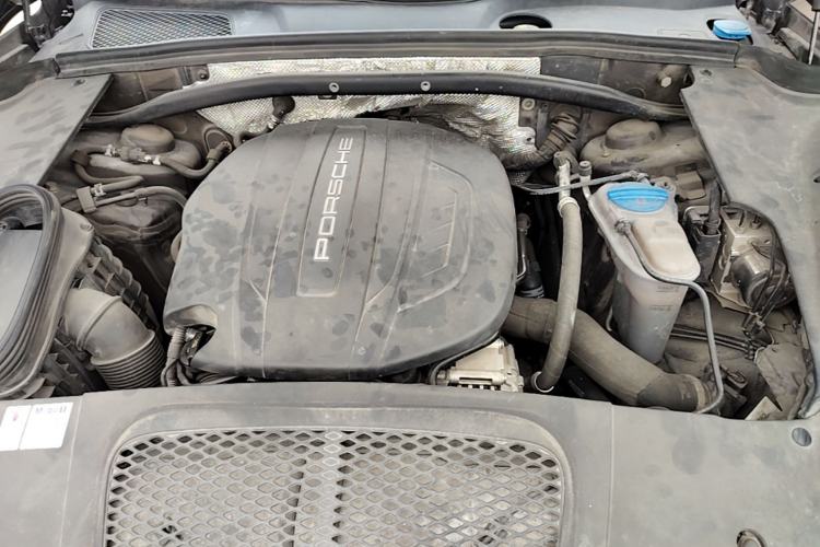Used Porsche Macan 2017 Macan 2.0T Engine Bay