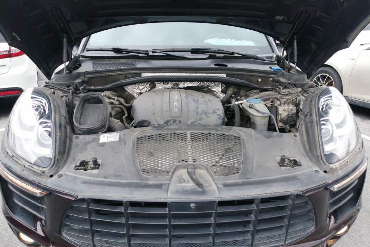 Used Porsche Macan 2017 Macan 2.0T Engine Bay
