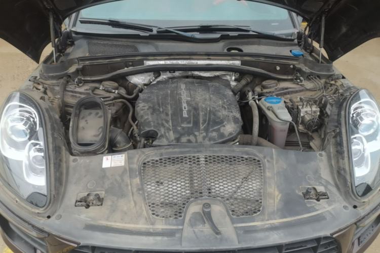 Used Porsche Macan 2017 Macan 2.0T Engine Bay