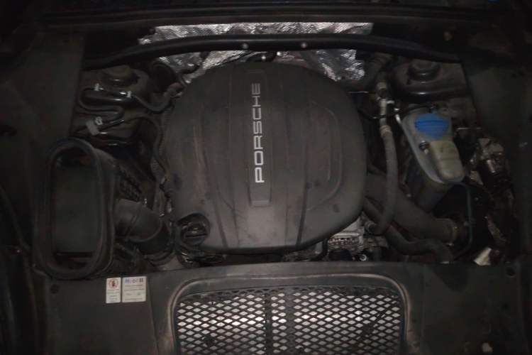 Used Porsche Macan 2017 Macan 2.0T Engine Bay