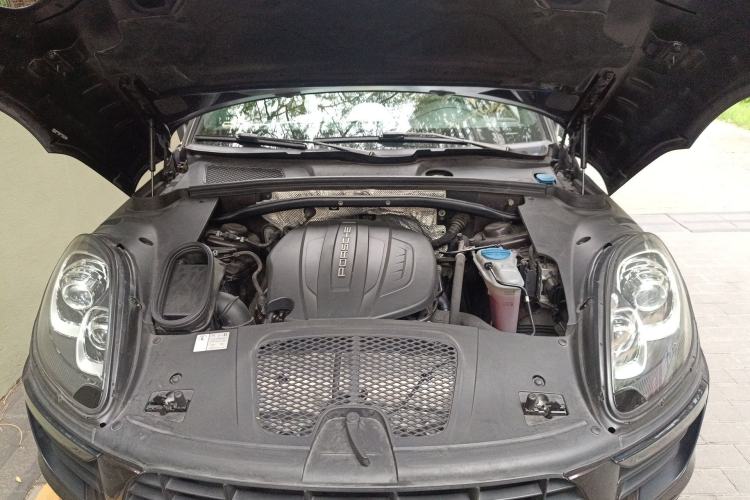 Used Porsche Macan 2017 Macan 2.0T Engine Bay