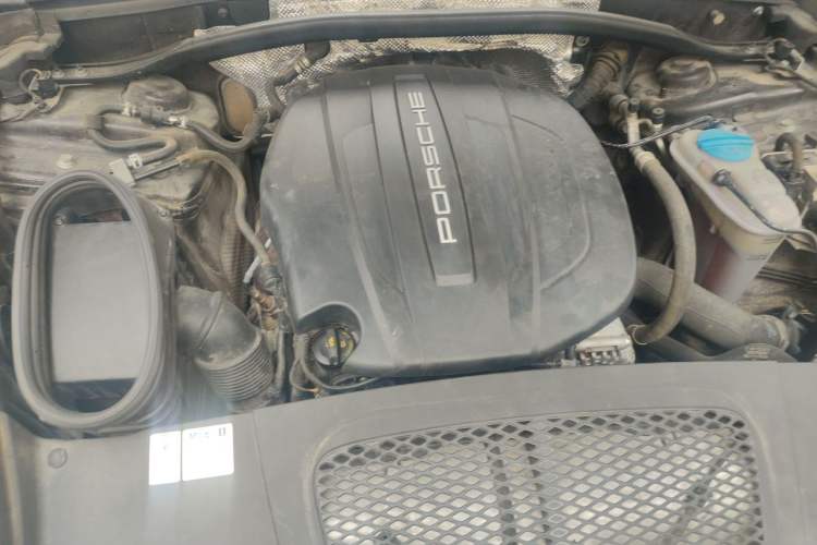 Used Porsche Macan 2017 Macan 2.0T Engine Bay