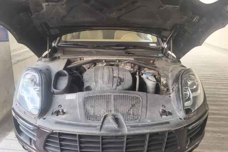 Used Porsche Macan 2017 Macan 2.0T Engine Bay