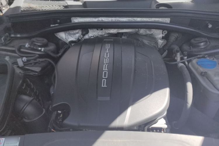 Used Porsche Macan 2017 Macan 2.0T Engine Bay