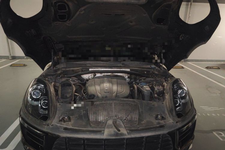 Used Porsche Macan 2017 Macan 2.0T Engine Bay