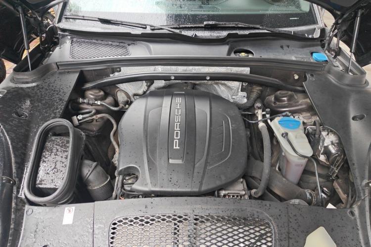 Used Porsche Macan 2017 Macan 2.0T Engine Bay