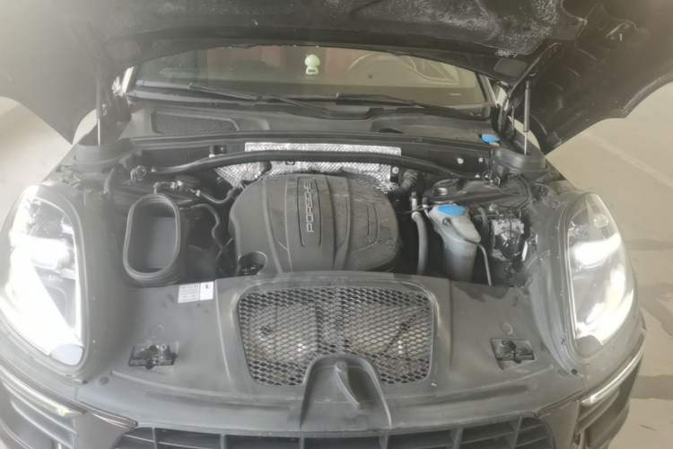 Used Porsche Macan 2017 Macan 2.0T Engine Bay