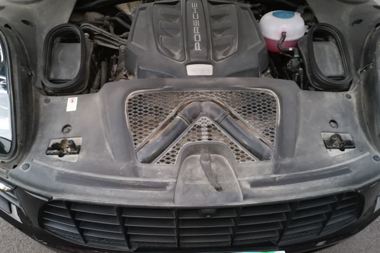 Used Porsche Macan 2017 Macan S 3.0T Engine Bay