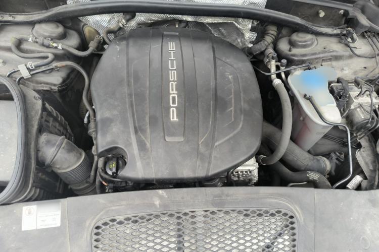 Used Porsche Macan 2017 Macan 2.0T Engine Bay