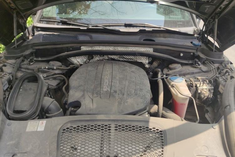 Used Porsche Macan 2017 Macan 2.0T Engine Bay
