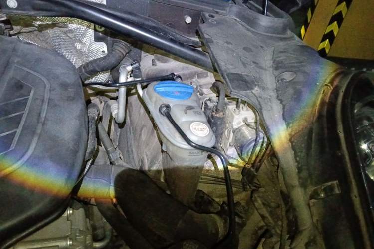 Used Porsche Macan 2017 Macan 2.0T Engine Bay Left
