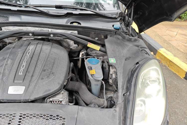 Used Porsche Macan 2017 Macan 2.0T Engine Bay Left
