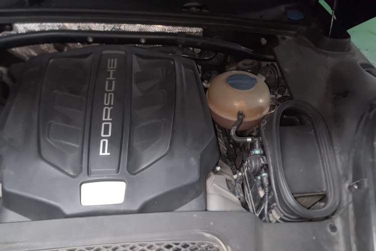 Used Porsche Macan 2017 Macan S 3.0T Engine Bay Left