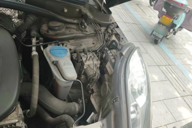 Used Porsche Macan 2017 Macan 2.0T Engine Bay Left
