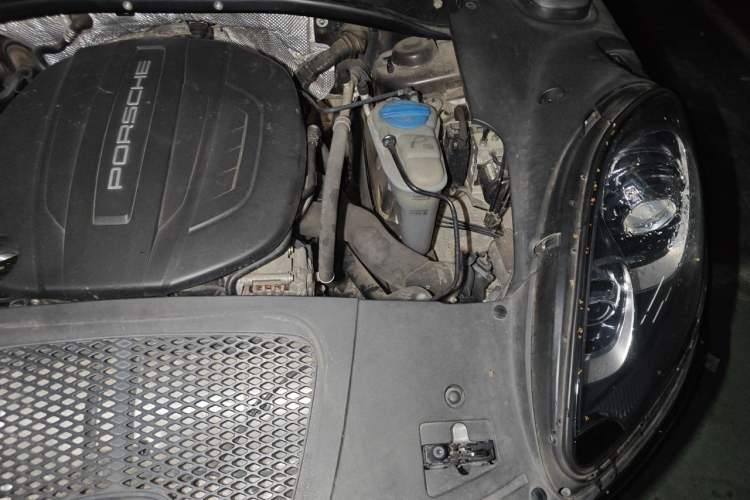 Used Porsche Macan 2017 Macan 2.0T Engine Bay Left