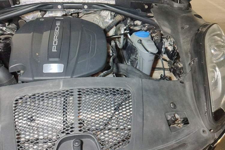 Used Porsche Macan 2017 Macan 2.0T Engine Bay Left