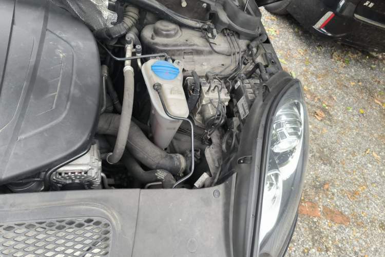 Used Porsche Macan 2017 Macan 2.0T Engine Bay Left