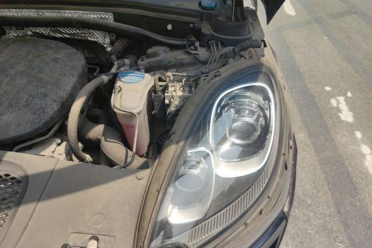 Used Porsche Macan 2017 Macan 2.0T Engine Bay Left