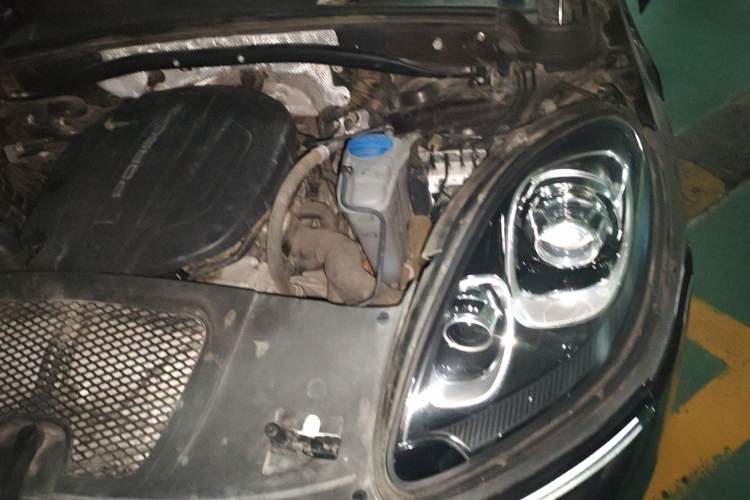 Used Porsche Macan 2017 Macan 2.0T Engine Bay Left