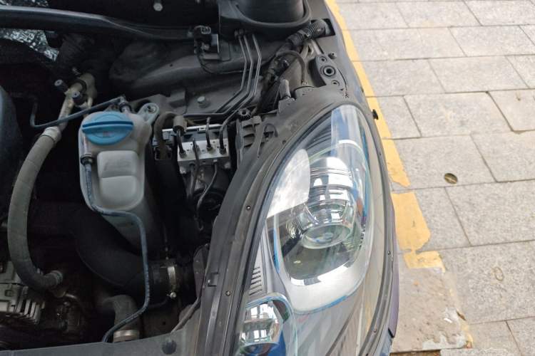 Used Porsche Macan 2017 Macan 2.0T Engine Bay Left