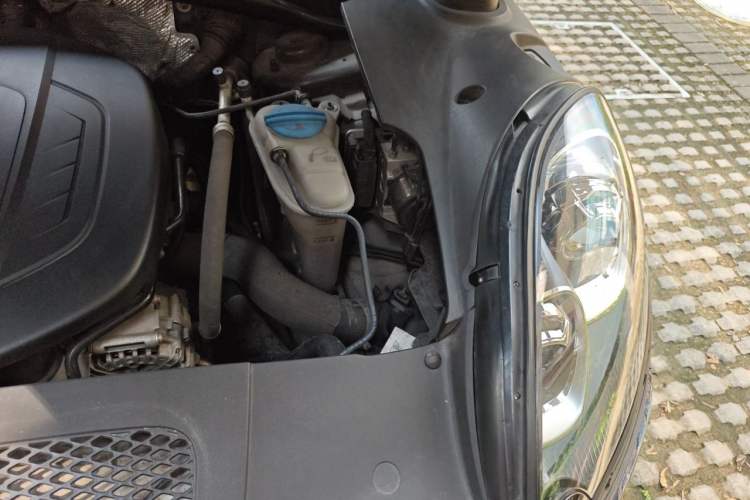 Used Porsche Macan 2017 Macan 2.0T Engine Bay Left