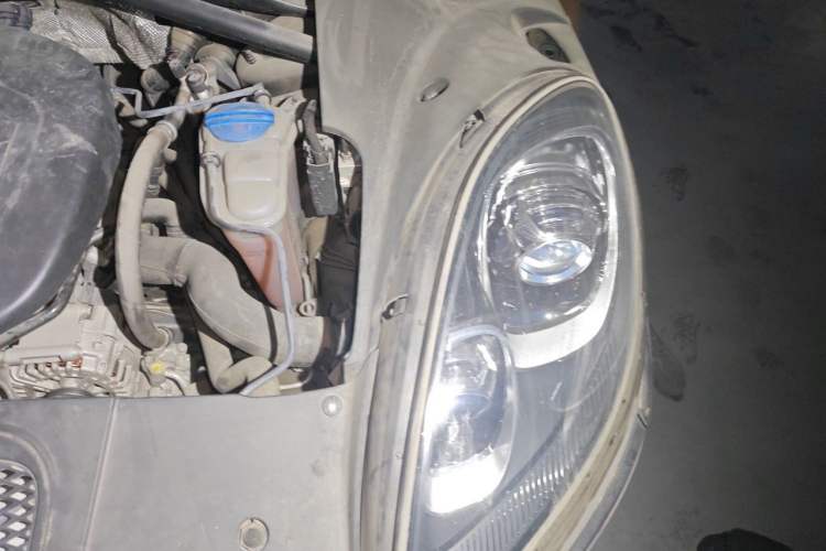 Used Porsche Macan 2017 Macan 2.0T Engine Bay Left
