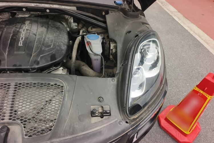 Used Porsche Macan 2017 Macan 2.0T Engine Bay Left