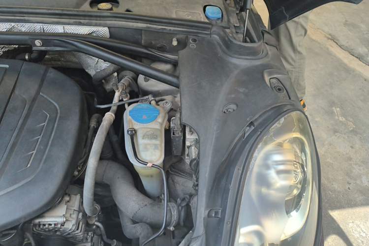 Used Porsche Macan 2017 Macan 2.0T Engine Bay Left