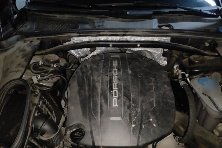 Used Porsche Macan 2017 Macan 2.0T Engine Bay