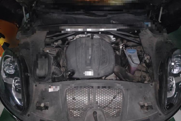Used Porsche Macan 2017 Macan 2.0T Engine Bay