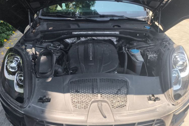 Used Porsche Macan 2017 Macan 2.0T Engine Bay
