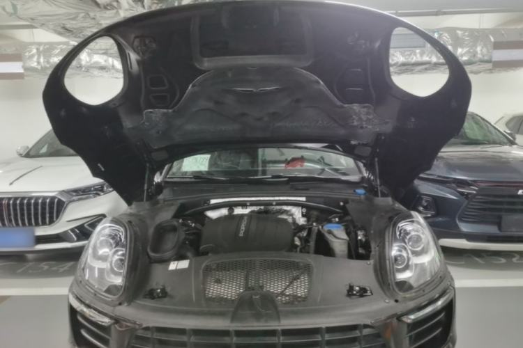 Used Porsche Macan 2017 Macan 2.0T Engine Bay
